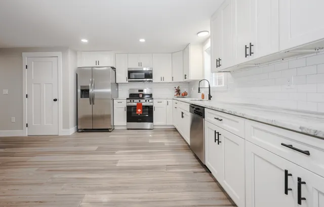 $619,900 | 1 A Sheraton Drive, Hudson, NH 03051