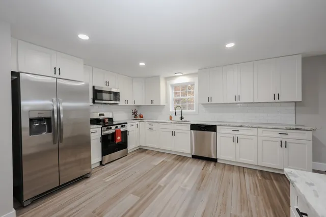 $619,900 | 1 A Sheraton Drive, Hudson, NH 03051