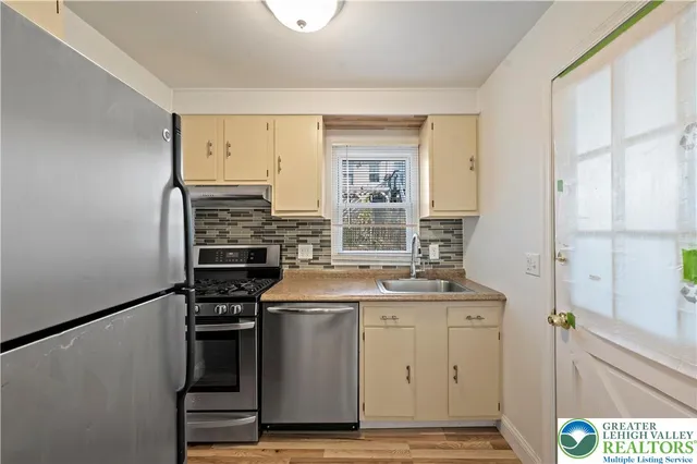 $1,700 | 409 North Bryan Street, Allentown, PA 18102