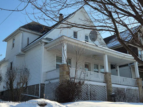 $1,600 | 217 Crown Avenue, Scranton, PA 18505