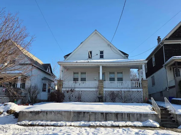 $1,600 | 217 Crown Avenue, Scranton, PA 18505