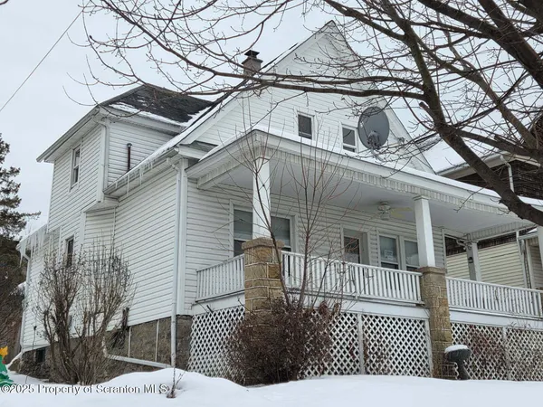$1,600 | 217 Crown Avenue, Scranton, PA 18505