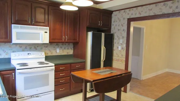 $1,600 | 217 Crown Avenue, Scranton, PA 18505