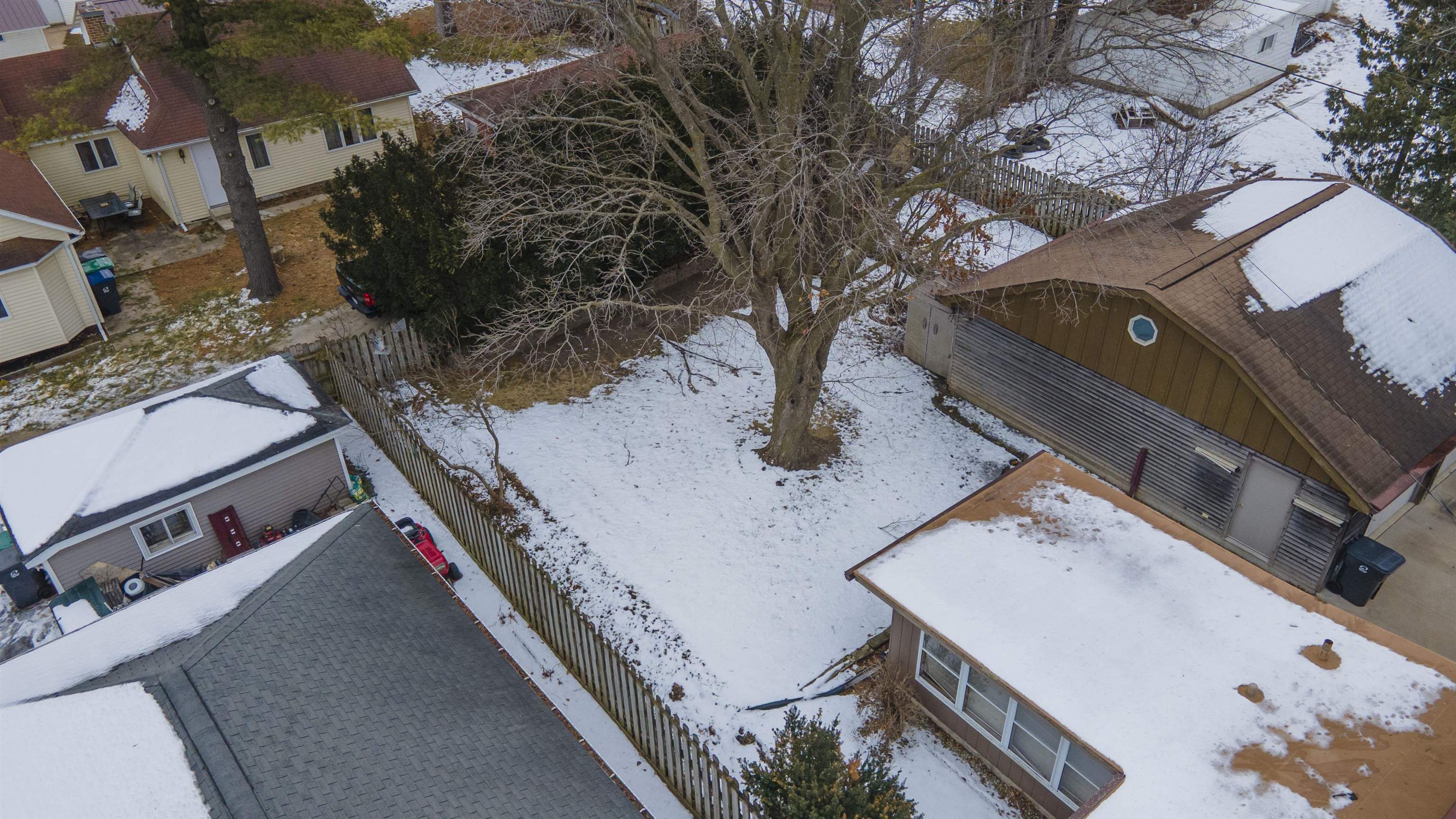 208 North Capron Street Berlin, WI 54923 - Photo 34 of 38