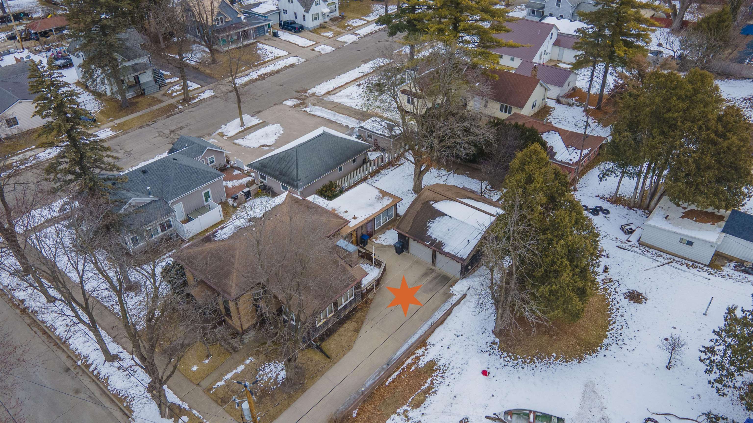 208 North Capron Street Berlin, WI 54923 - Photo 37 of 38