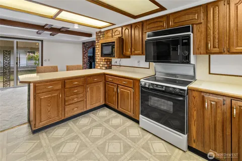 $489,999 | 410 1st Street, Easton, WA 98925