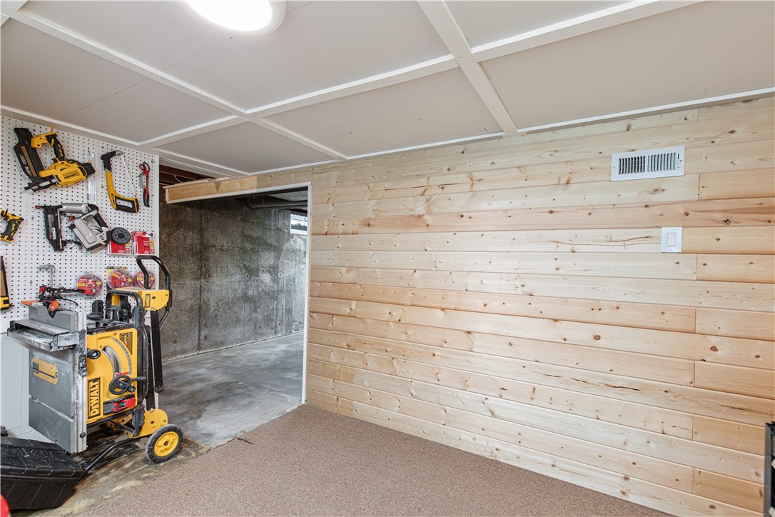 138 Becker Avenue East Providence, RI 02915 - Photo 30 of 45