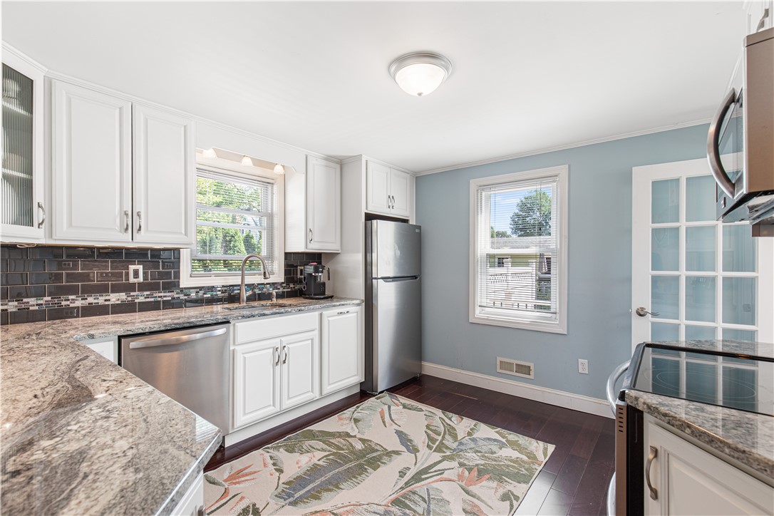 138 Becker Avenue East Providence, RI 02915 - Photo 8 of 45