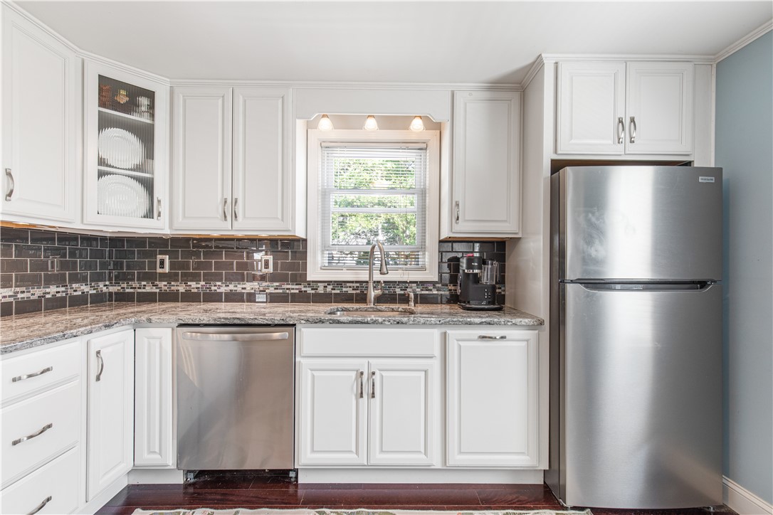 138 Becker Avenue East Providence, RI 02915 - Photo 9 of 45