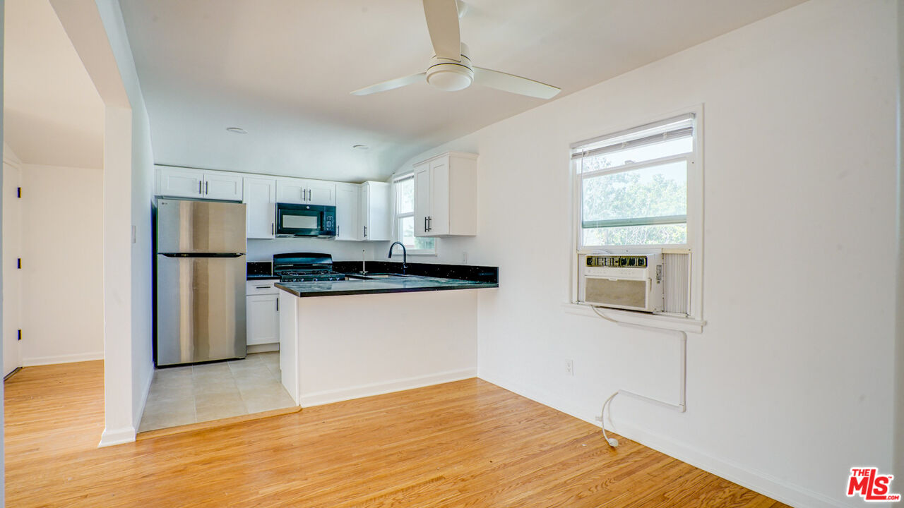 331 West Windsor Road Glendale, CA 91204 - Photo 18 of 23