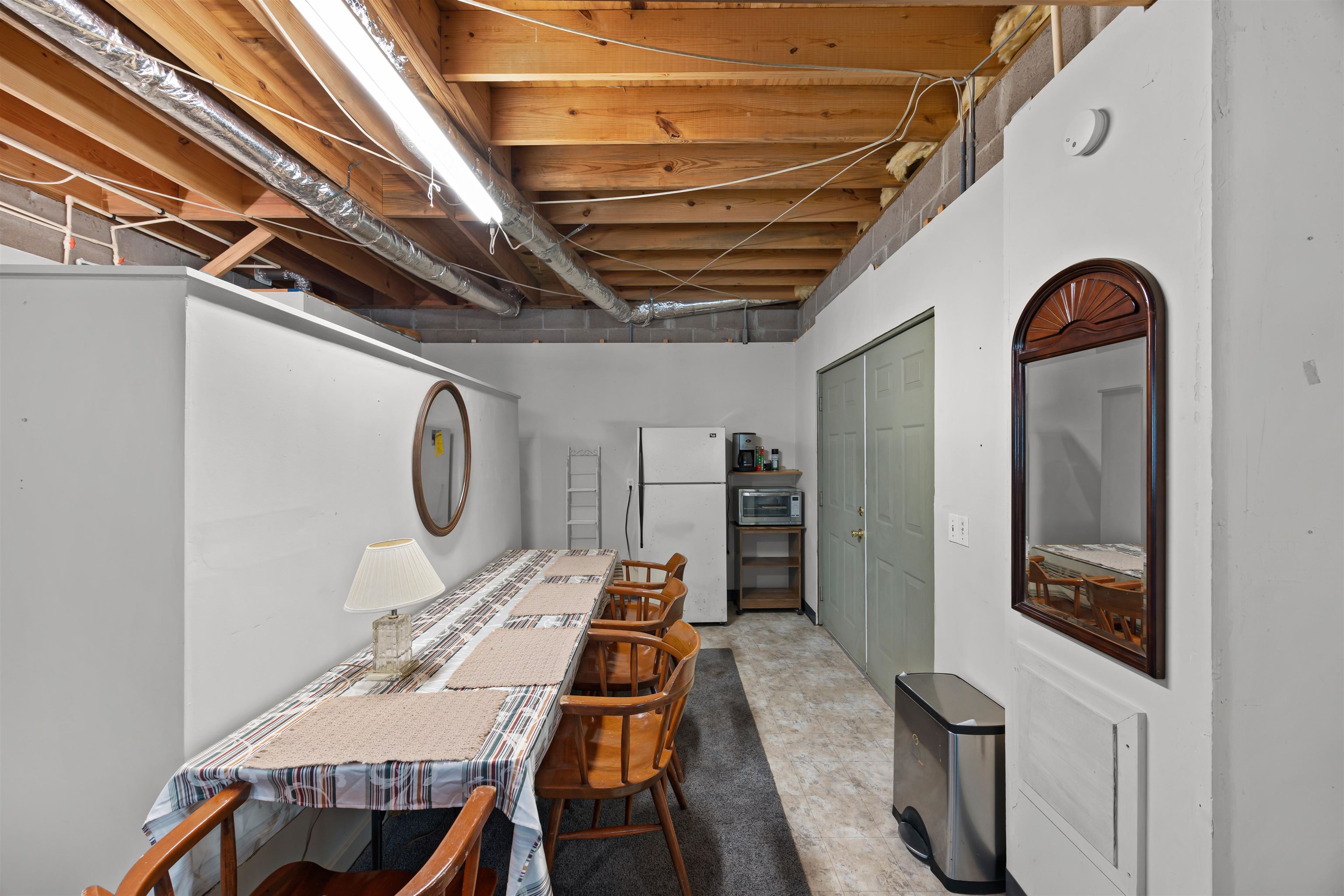 180 Vantage Pointe Counce, TN 38326 - Photo 20 of 30 a workspace with furniture