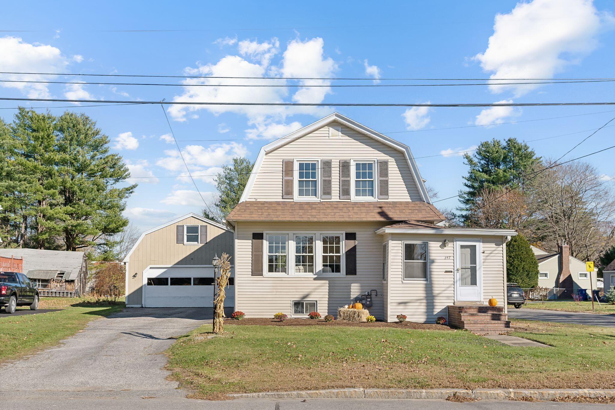 357 Capisic Street Portland, ME 04102 - Photo 6 of 31 DSC09627