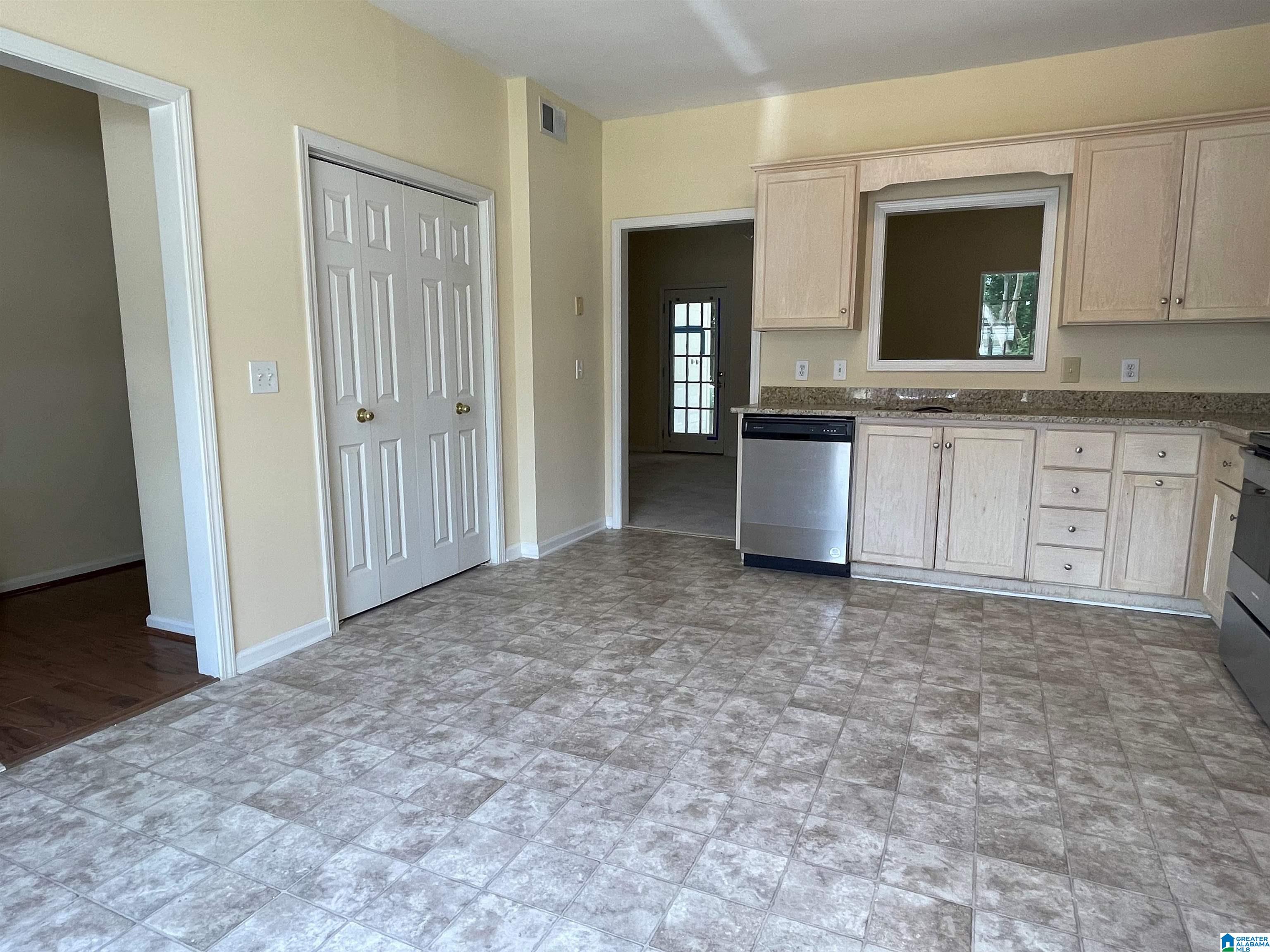 757 3rd Street Northeast Alabaster, AL 35007 - Photo 3 of 26