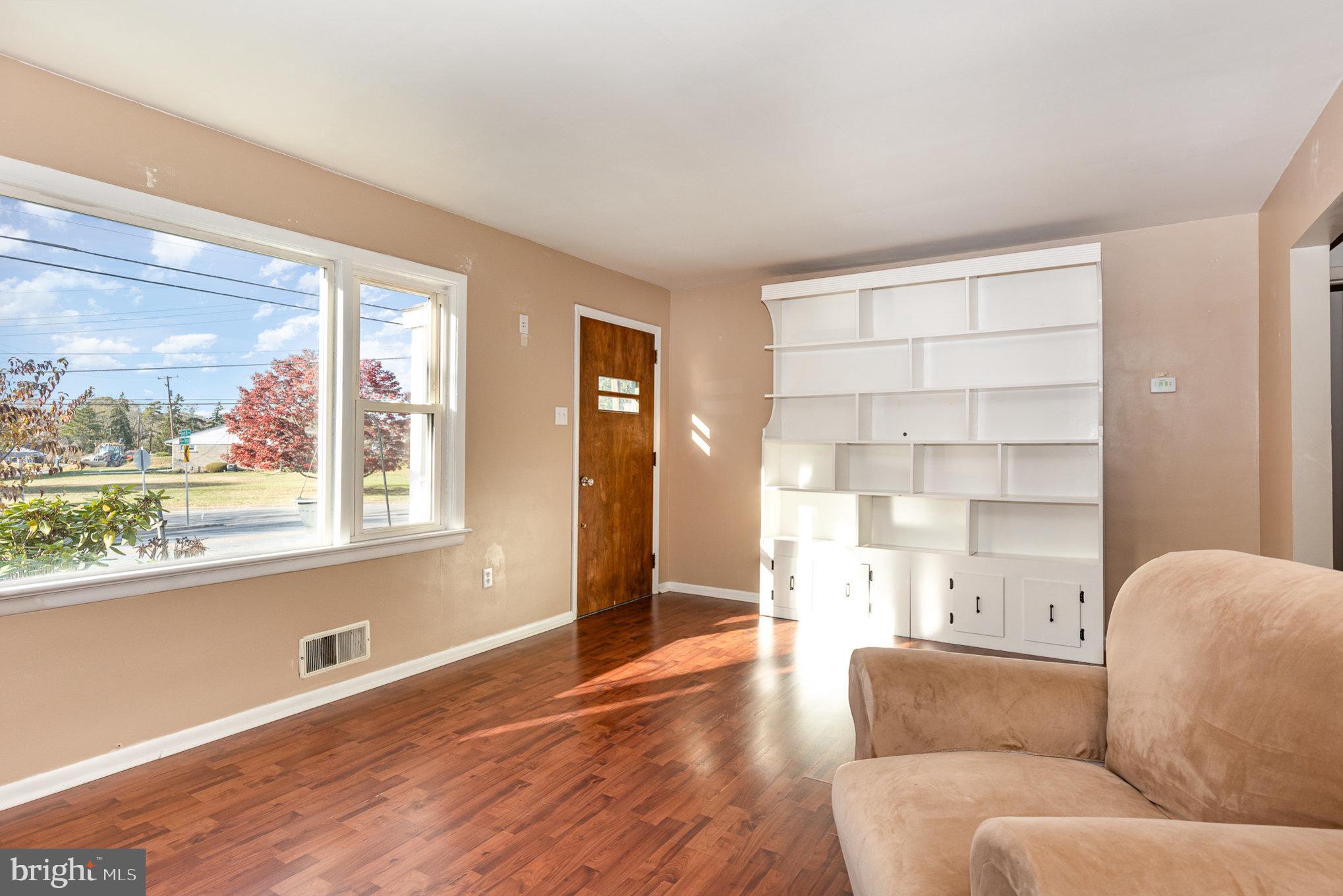 2385 Derry Road York, PA 17408 - Photo 6 of 24