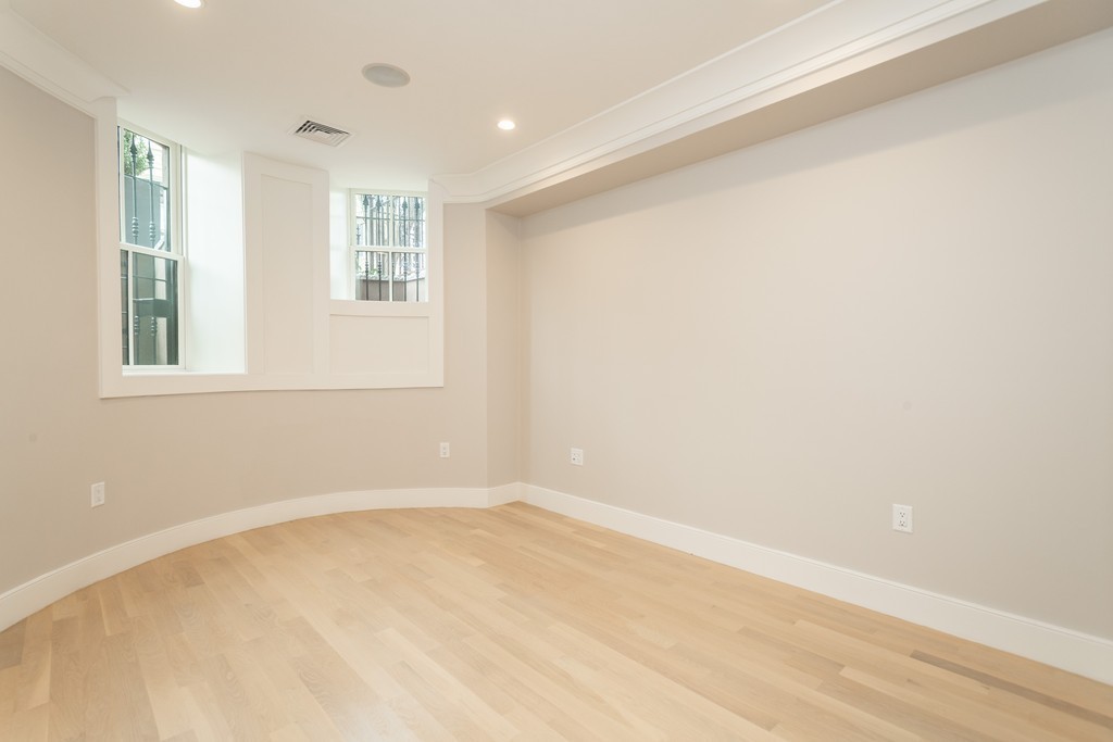 8 Rutland Square, Unit A Boston, MA 02118 - Photo 21 of 27 Gallery Image 21