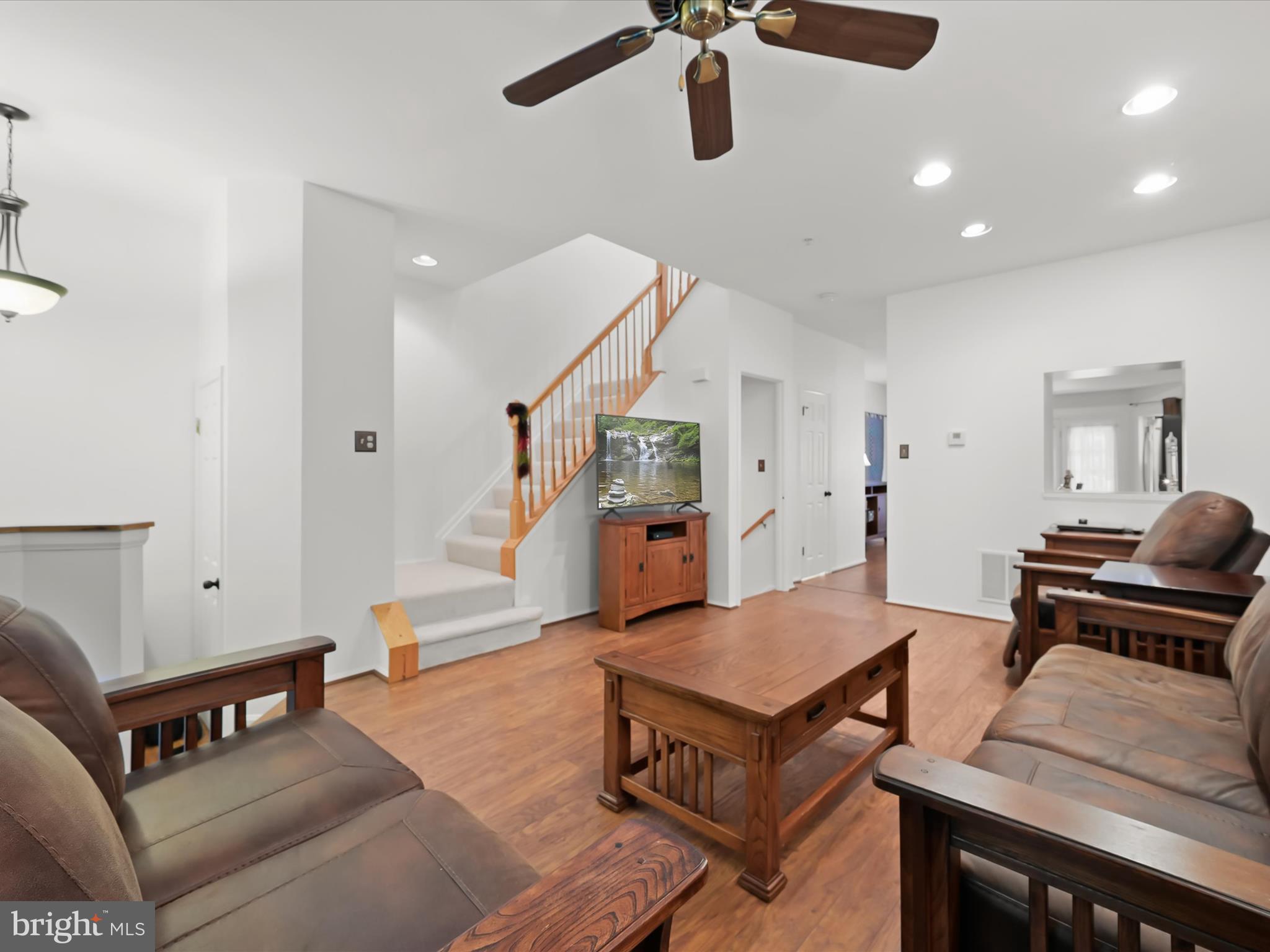 6389 Wind Rider Way Columbia, MD 21045 - Photo 3 of 37 Living Room