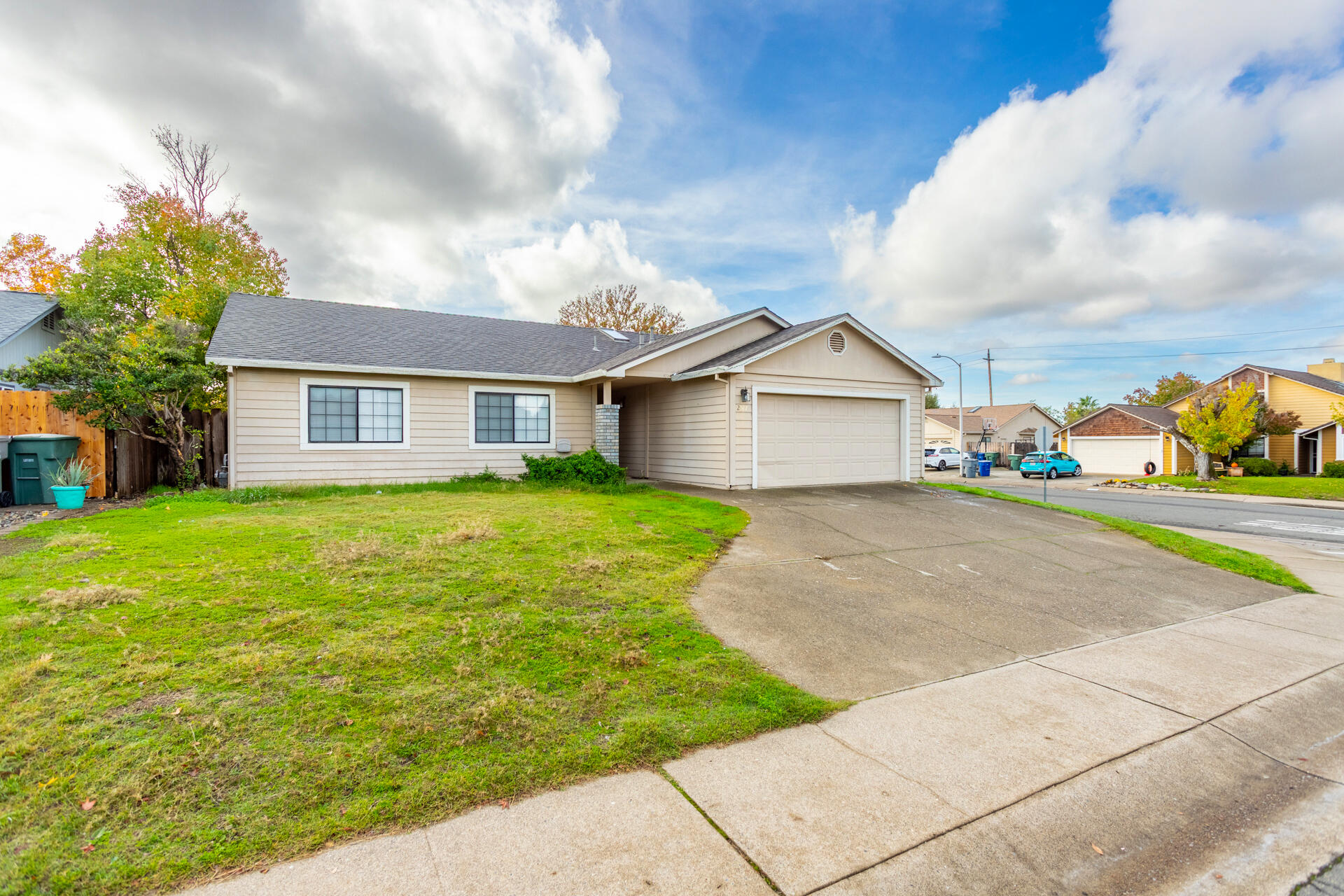 a view of house with garden