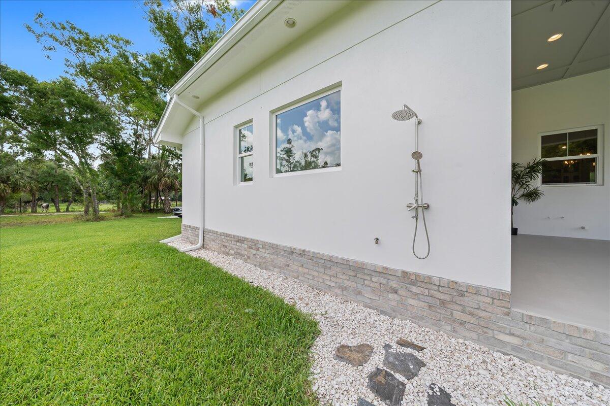 3570 Hield Road Melbourne, FL 32904 - Photo 61 of 83 Outdoor Shower