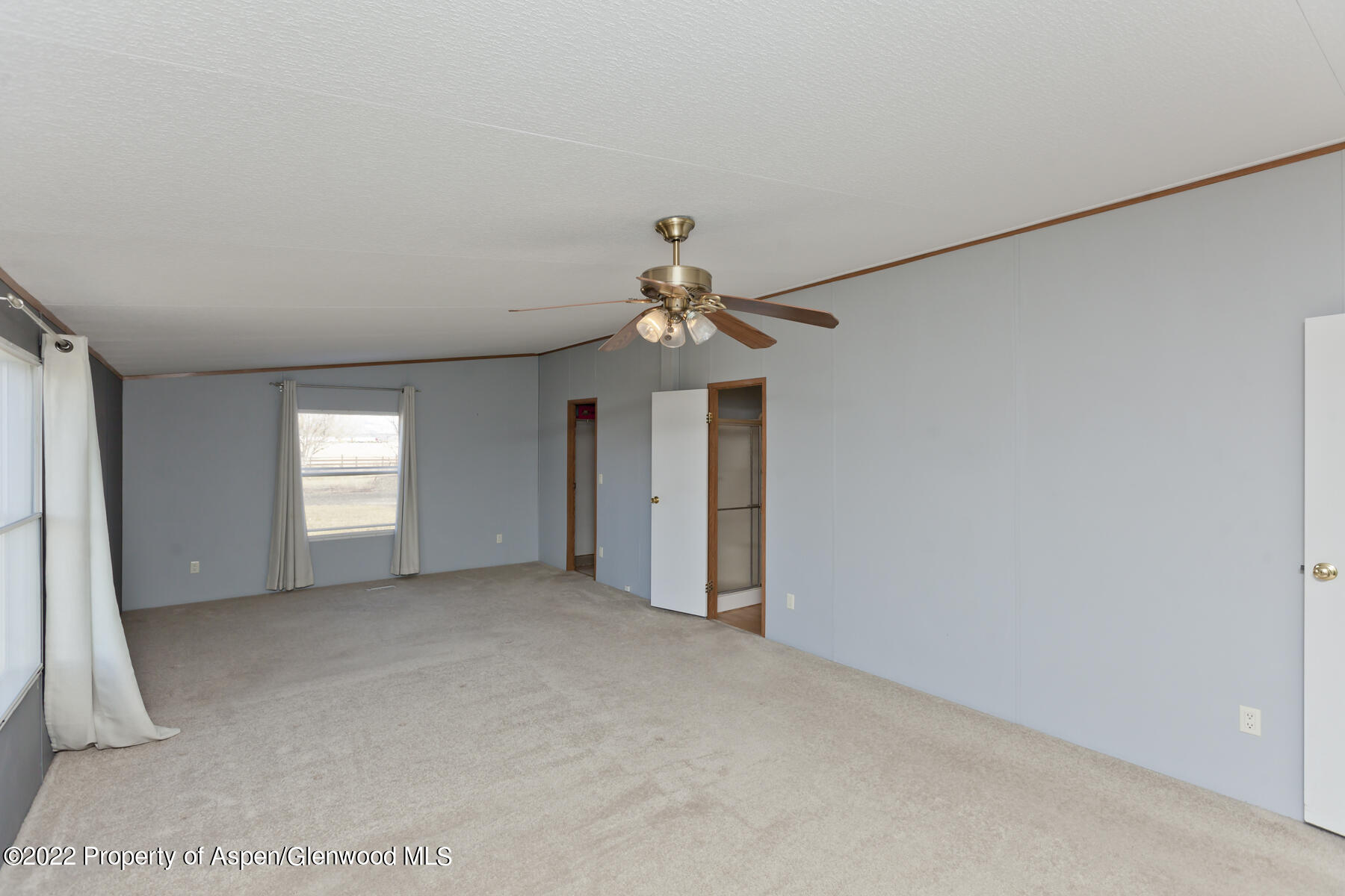 2048 45 1/2 Road De Beque, CO 81630 - Photo 13 of 29 Primary Suite