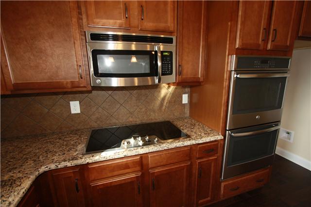 2623 Elam Road Murfreesboro, TN 37127 - Photo 3 of 11