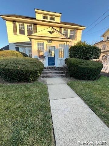 34 Watts Place Lynbrook, NY 11563 - Photo 1 of 1