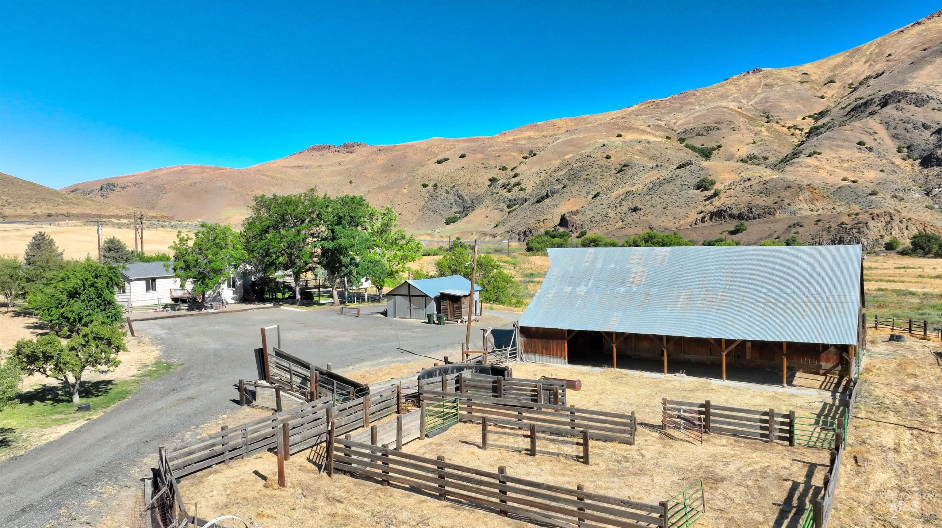 27035 Snake River Road Huntington, OR 97907 - Photo 10 of 50