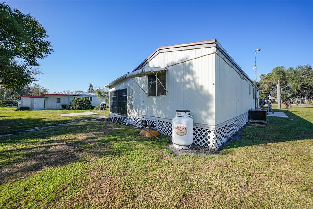 2350 Southeast Rackeweg Street Arcadia, FL 34266 - Photo 5 of 32