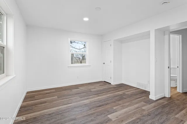 $345,000 | 109 East Hemlock Avenue, Sunnyside, WA 98944