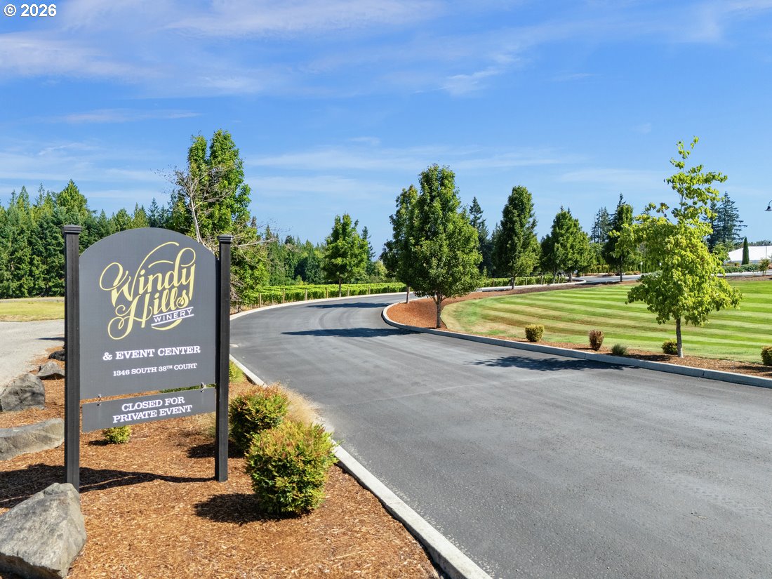 3800 South 16th Way, Unit L5 Ridgefield, WA 98642 - Photo 32 of 48 a street view with a bench in the background