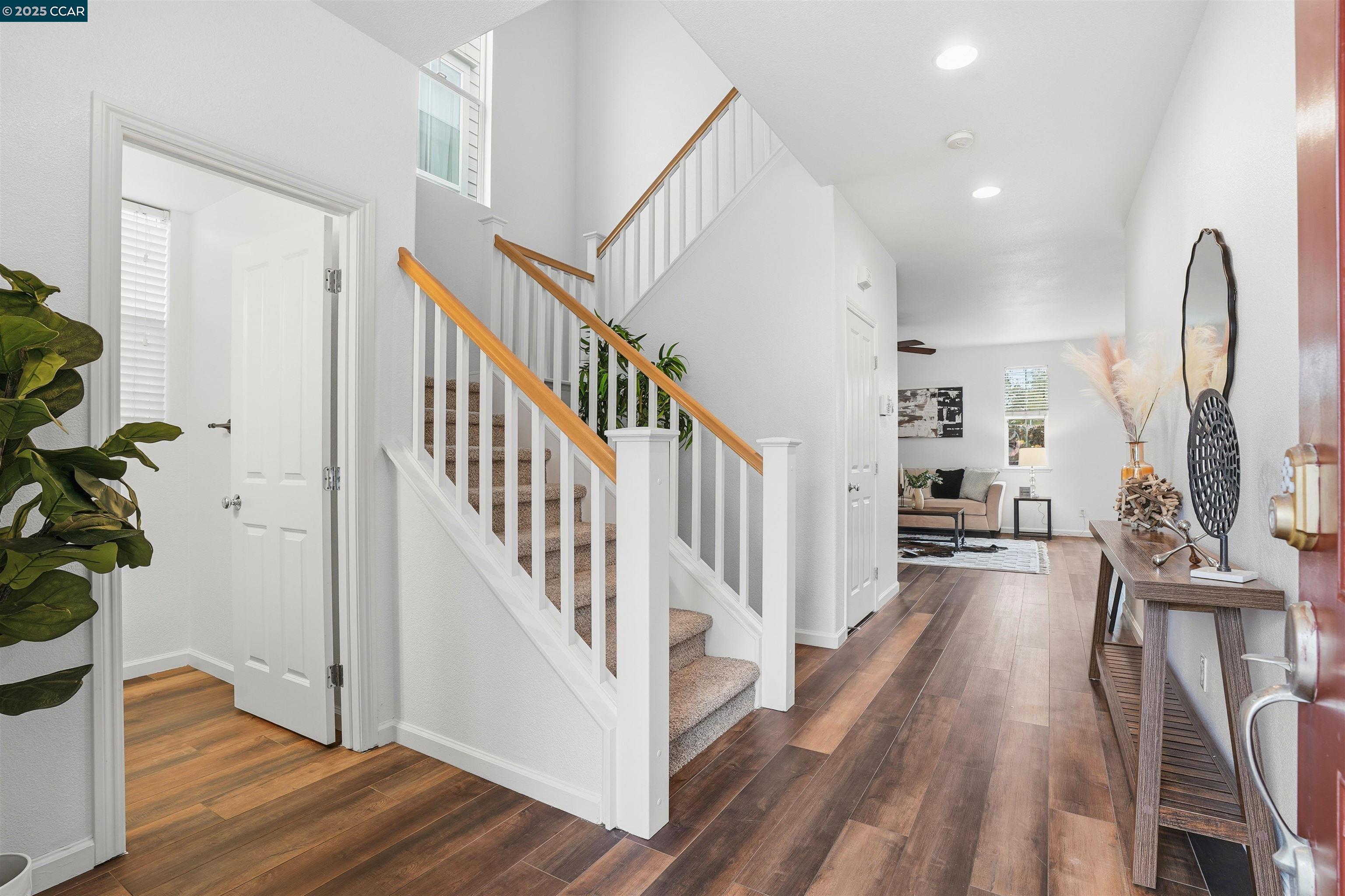 1312 Tapestry Lane Concord, CA 94520 - Photo 2 of 31