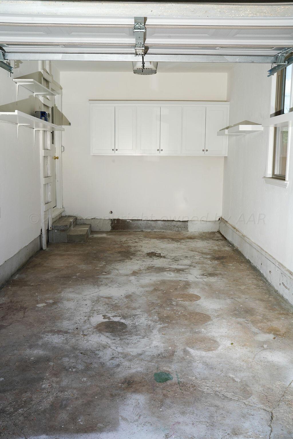 709 North Wells Street Pampa, TX 79065 - Photo 26 of 26 a view of a closet