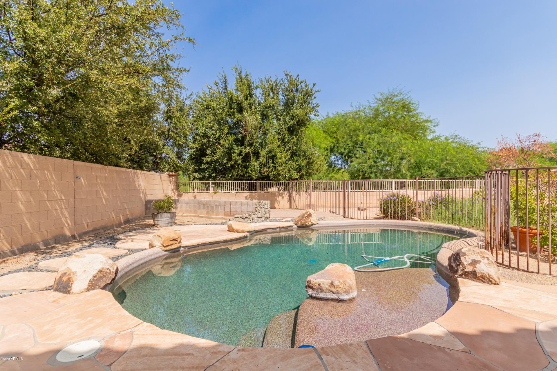 926 East Del Rio Street Gilbert, AZ 85295 - Photo 34 of 39 Sparkling Pool