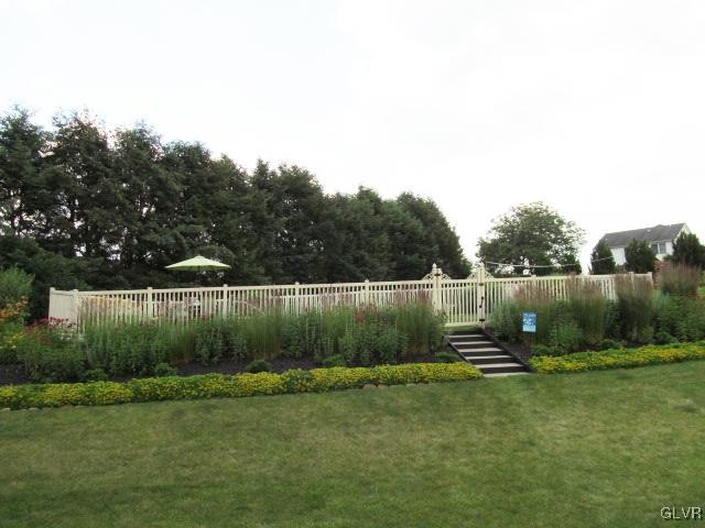 2525 Somerset Road Whitehall, PA 18052 - Photo 3 of 20 Gallery Image 3