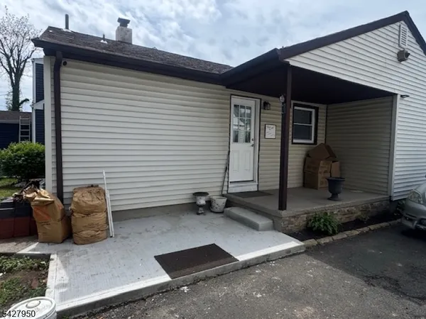 $3,000 | 646 East 6th Street, Plainfield, NJ 07060