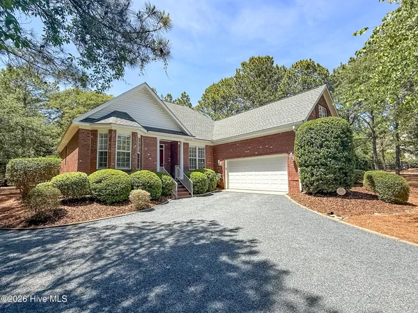 $569,000 | 150 Diamondhead Drive South, Pinehurst, NC 28374