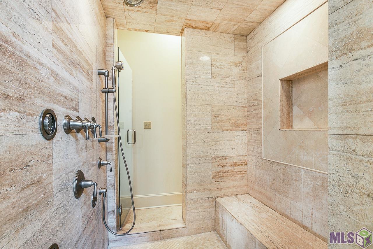 26 Country Club Place Baton Rouge, LA 70809 - Photo 33 of 50 PASS-THROUGH SHOWER