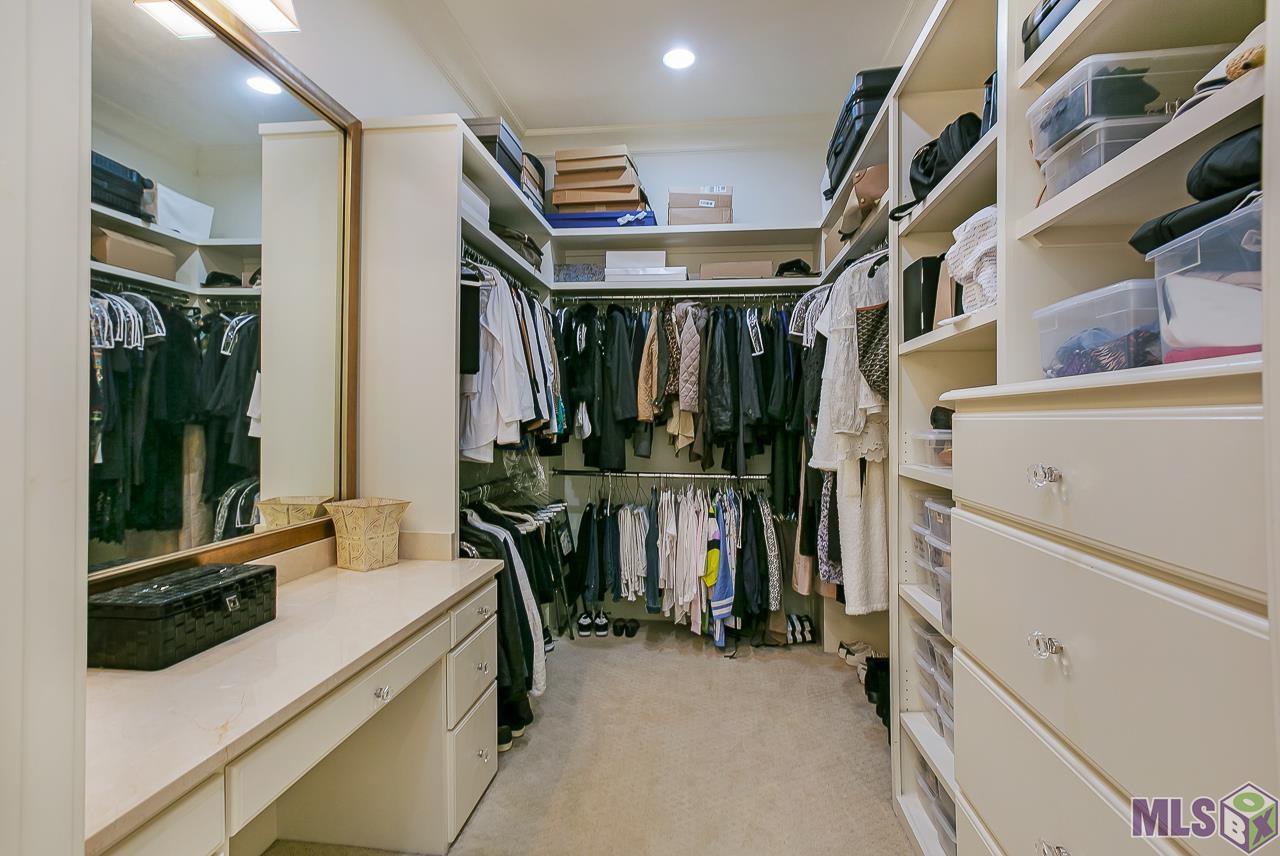 26 Country Club Place Baton Rouge, LA 70809 - Photo 38 of 50 LADY'S CLOSET
