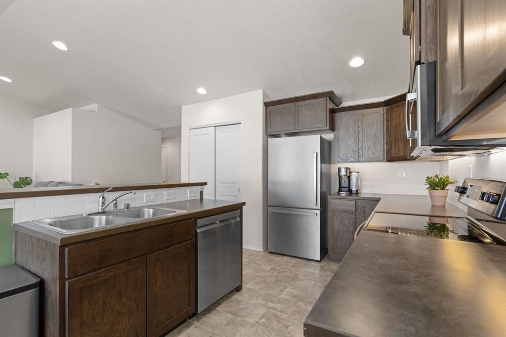 4505 North McCabe Road Spokane Valley, WA 99216 - Photo 2 of 30 Gallery Image 2