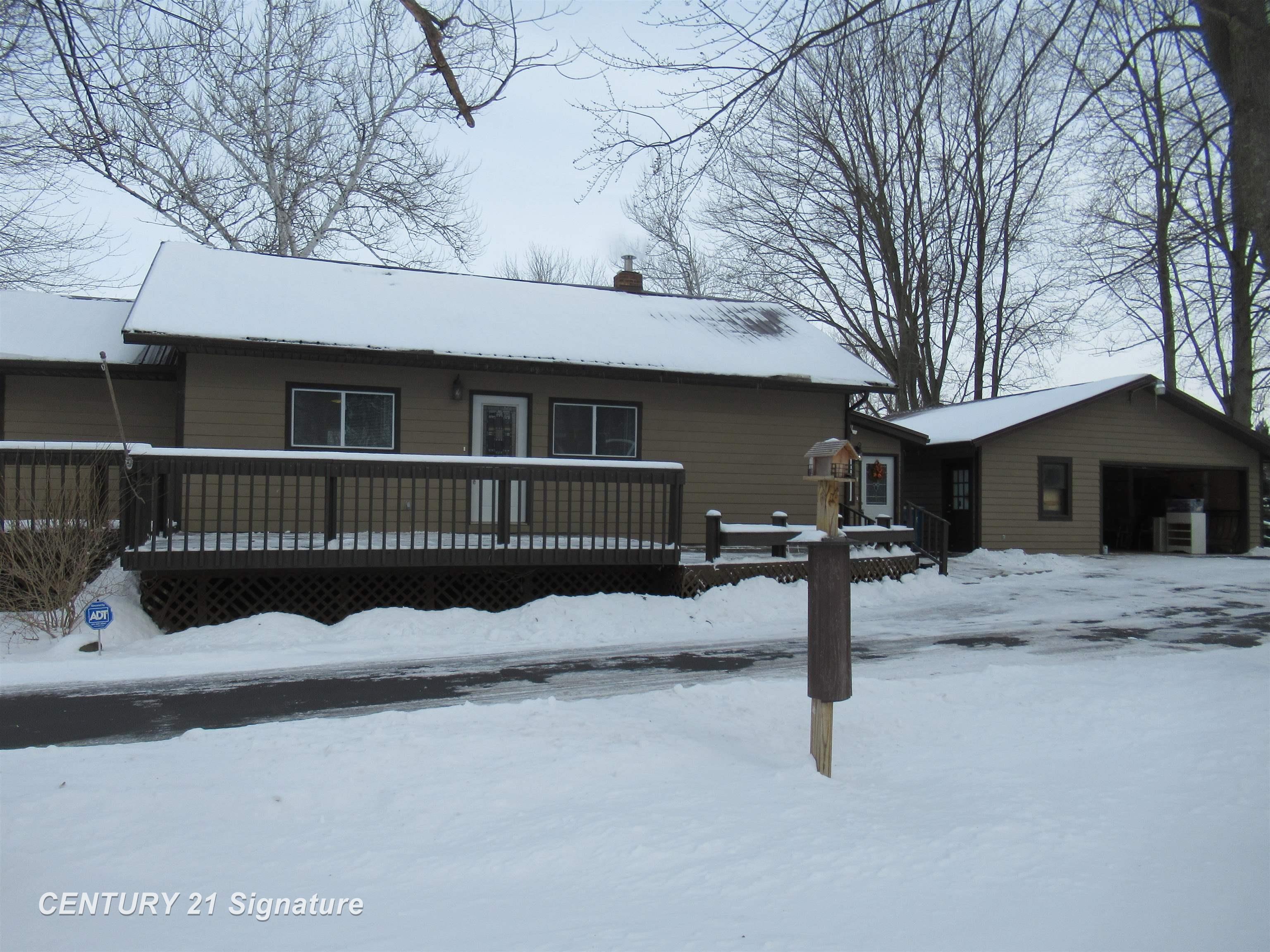 2444 North Seymour Road Flushing, MI 48433 - Photo 3 of 39 50166618-8392b0d9-d11f-4df5-8725-b53831f34e94.JPG