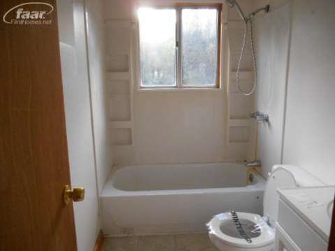 13401 North Bray Road Clio, MI 48420 - Photo 12 of 23 20375621-11.JPG