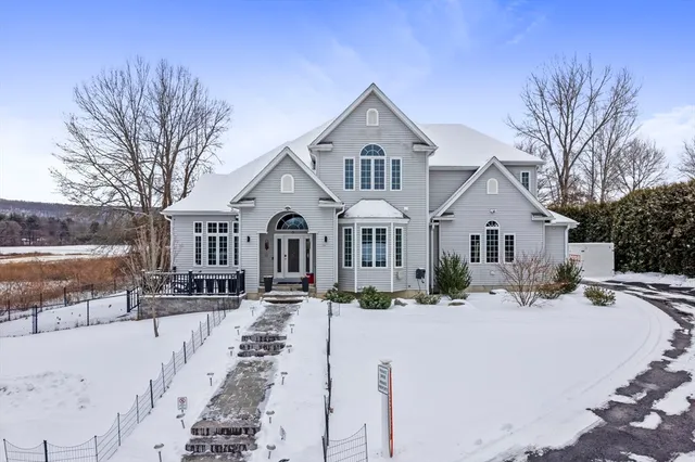 $1,399,000 | 36 Holly Circle, Easthampton, MA 01027