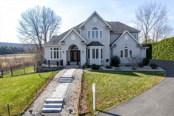 $1,399,000 | 36 Holly Circle, Easthampton, MA 01027