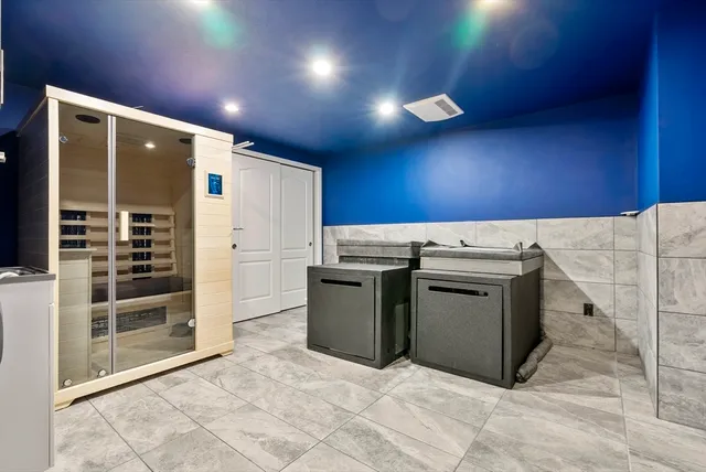 $1,399,000 | 36 Holly Circle, Easthampton, MA 01027