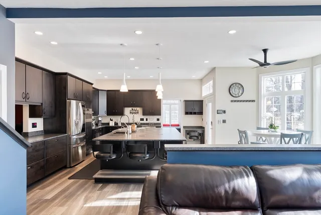 $1,399,000 | 36 Holly Circle, Easthampton, MA 01027