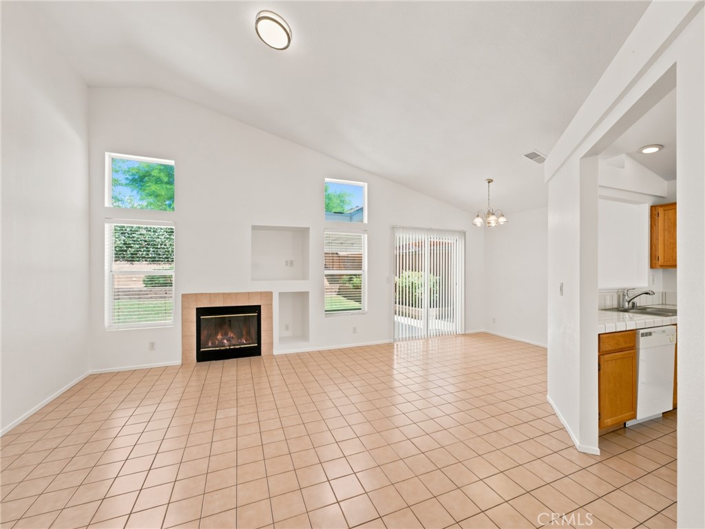 37024 Boxleaf Road Palmdale, CA 93550 - Photo 7 of 34