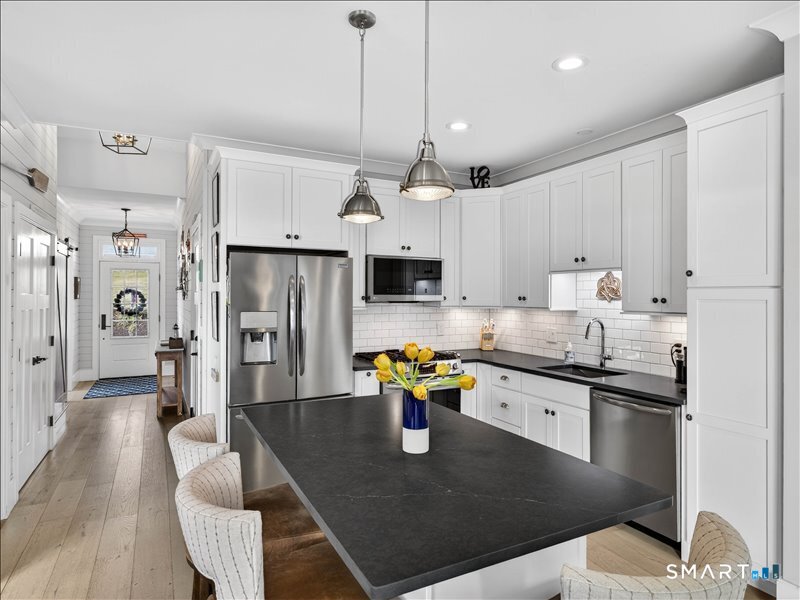 27 Jerome Road New London, CT 06320 - Photo 11 of 39