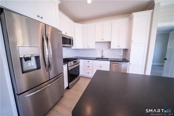 $1,355,000 | 27 Jerome Road, New London, CT 06320