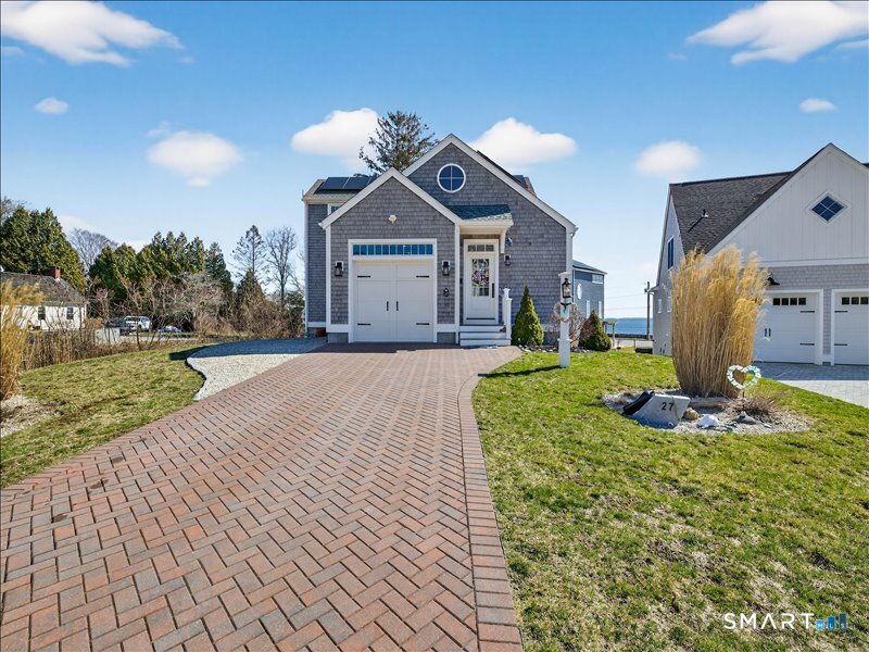 27 Jerome Road New London, CT 06320 - Photo 2 of 39