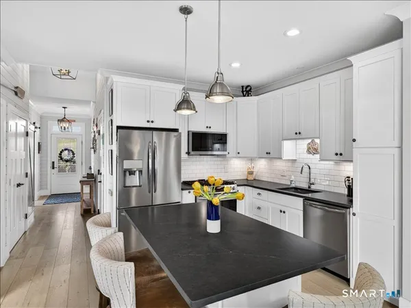 $1,355,000 | 27 Jerome Road, New London, CT 06320