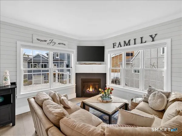 $1,355,000 | 27 Jerome Road, New London, CT 06320